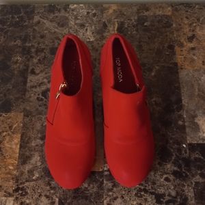 TOP MODA Red Wedges